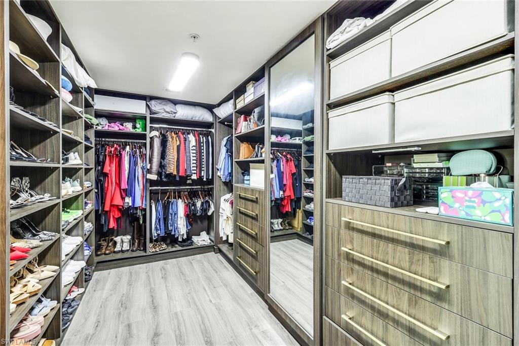 GRANDE GENEVA - Residential