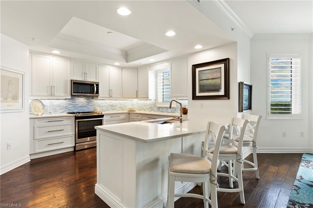 4751 West Bay BLVD 701