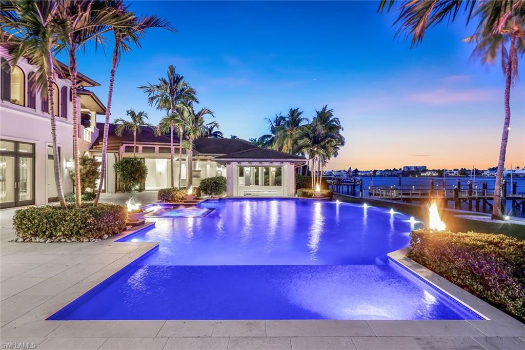 AQUALANE SHORES - Residential