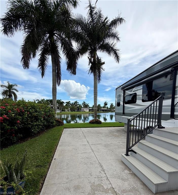 1137 Diamond Lake CIR