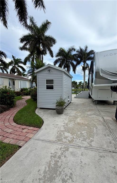 1137 Diamond Lake CIR
