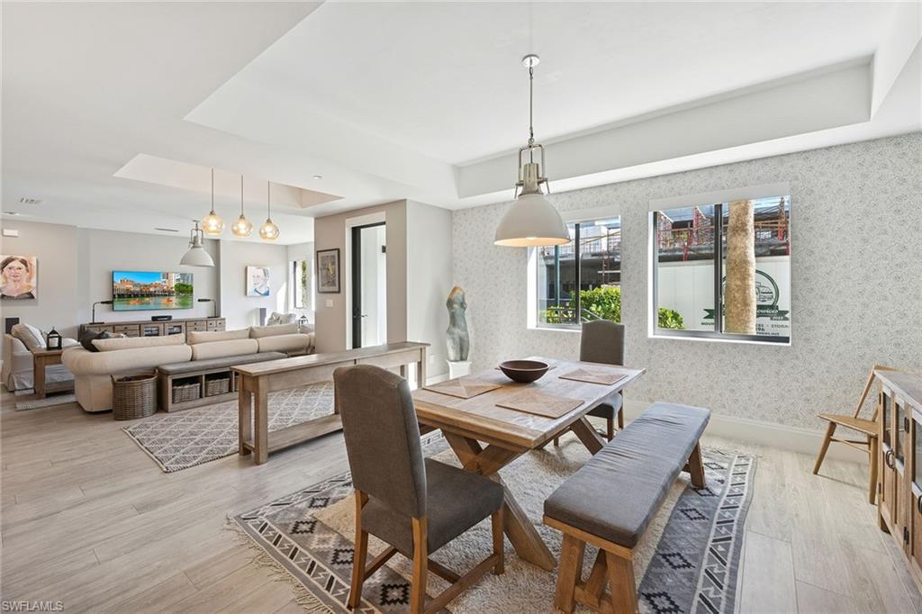 NAPLES SQUARE - Residential Lease