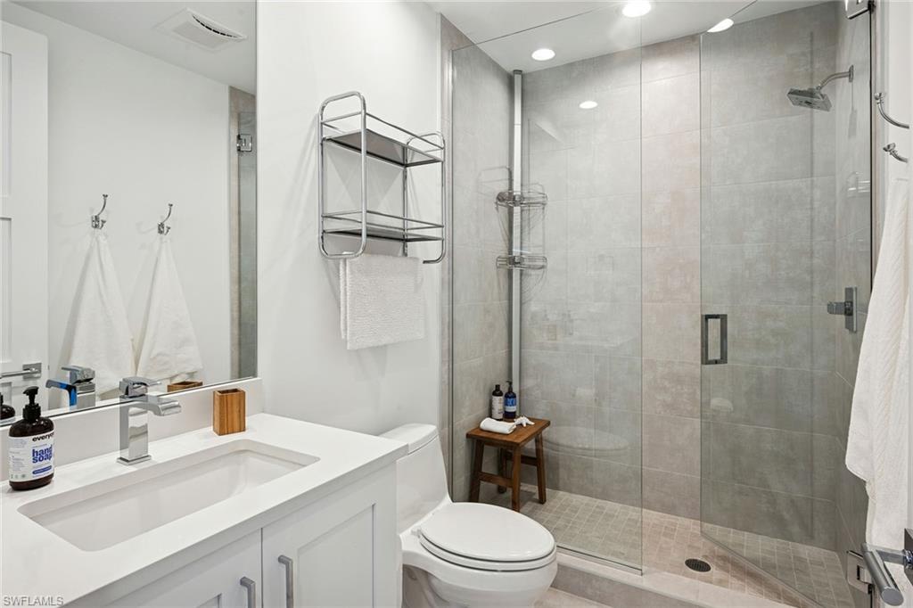 NAPLES SQUARE - Residential Lease