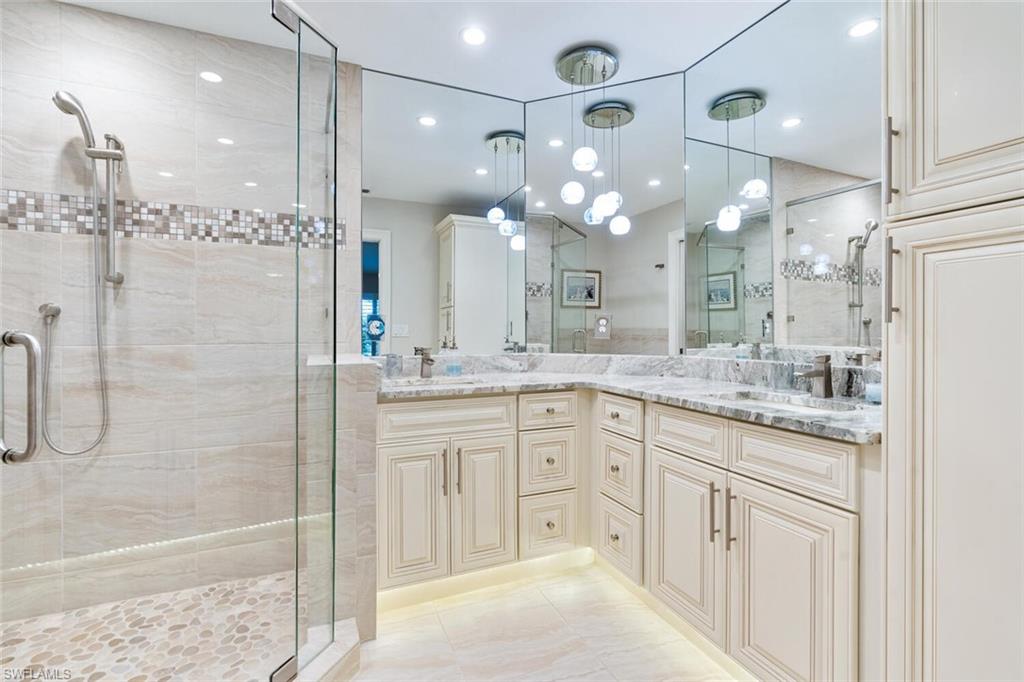 VILLAS AT TIMBER LAKE - Residential