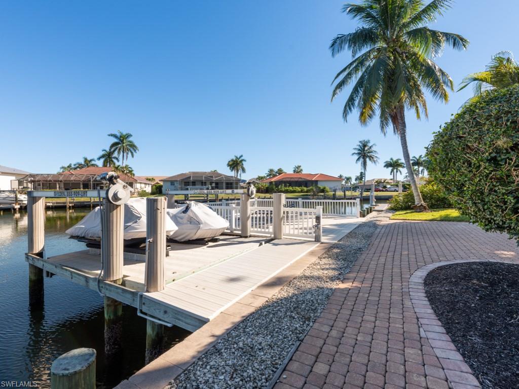 MARCO BEACH - Residential