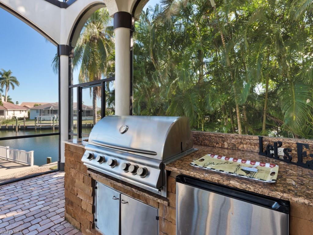 MARCO BEACH - Residential