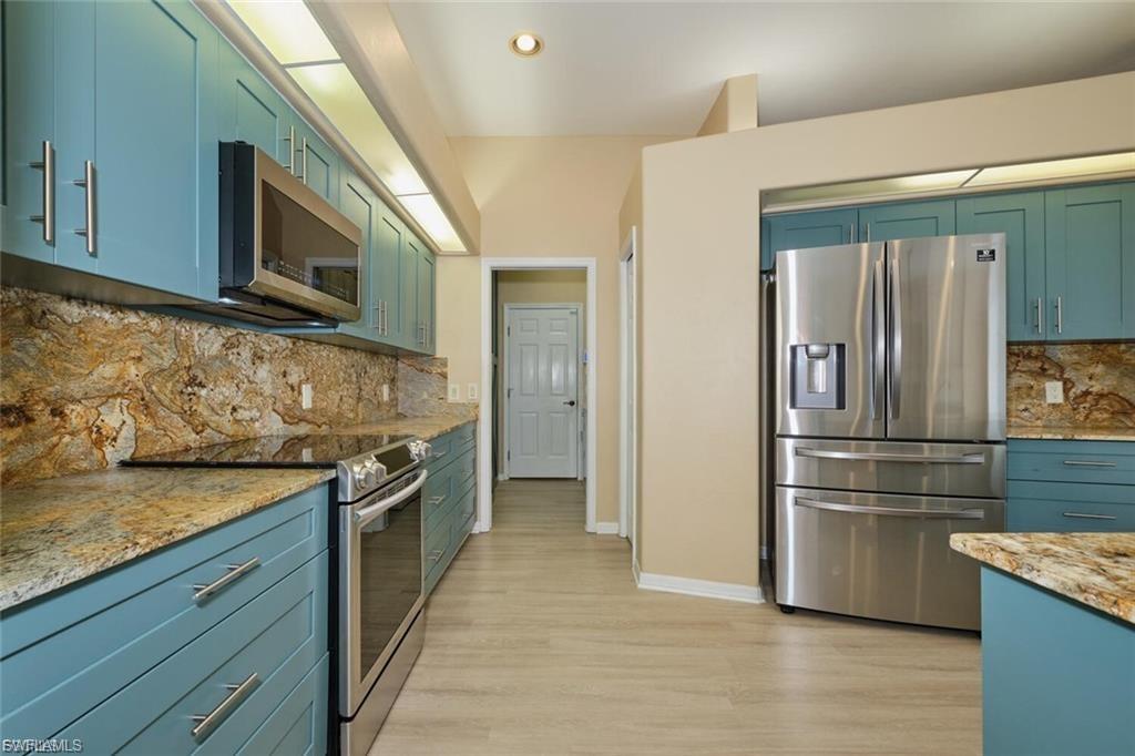 MIRROR LAKE ESTATES - Residential Lease