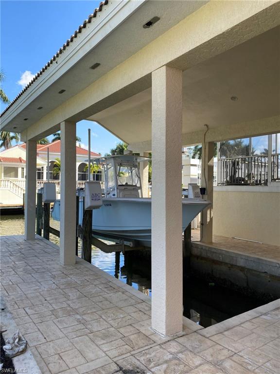 AQUALANE SHORES - Residential