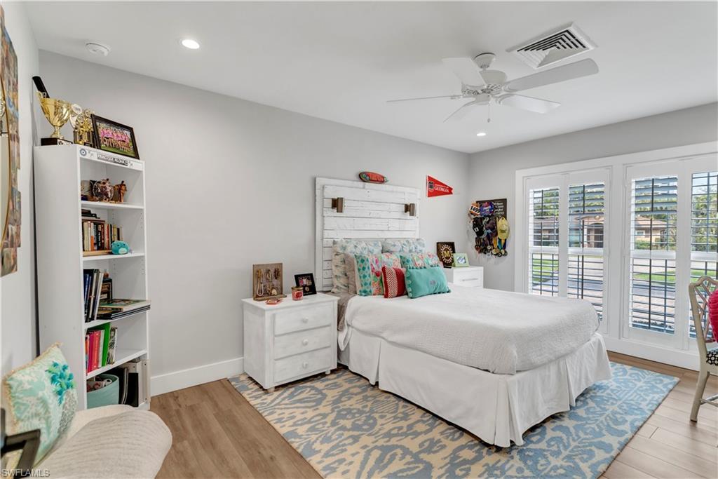 TOWN AND RIVER - Residential