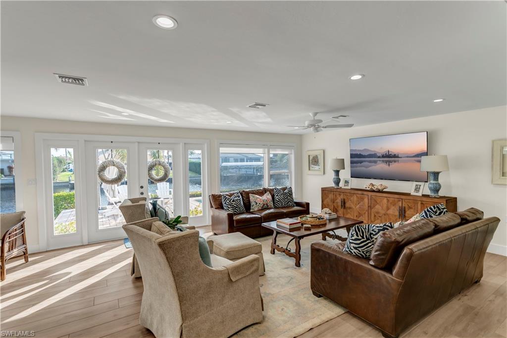 TOWN AND RIVER - Residential