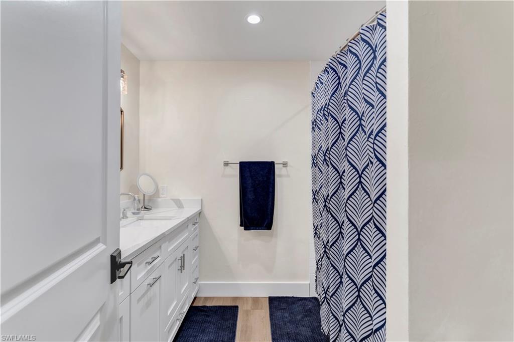 TOWN AND RIVER - Residential