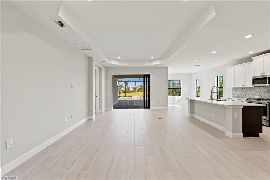 SKYSAIL - Residential