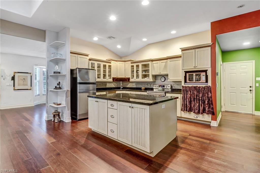 GOLDEN GATE ESTATES - Residential