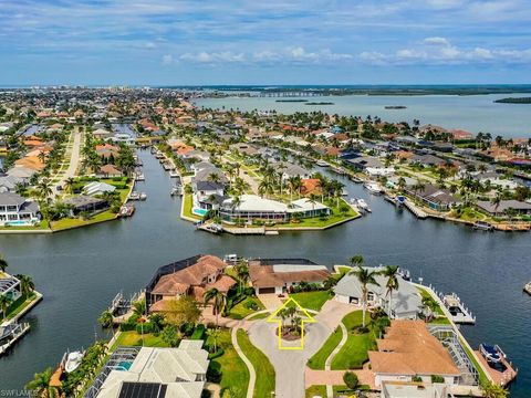 242 Angler CT MARCO ISLAND FL 34145