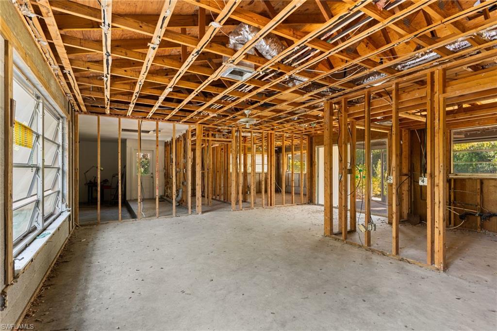 SANIBEL LAKE ESTATES - Residential