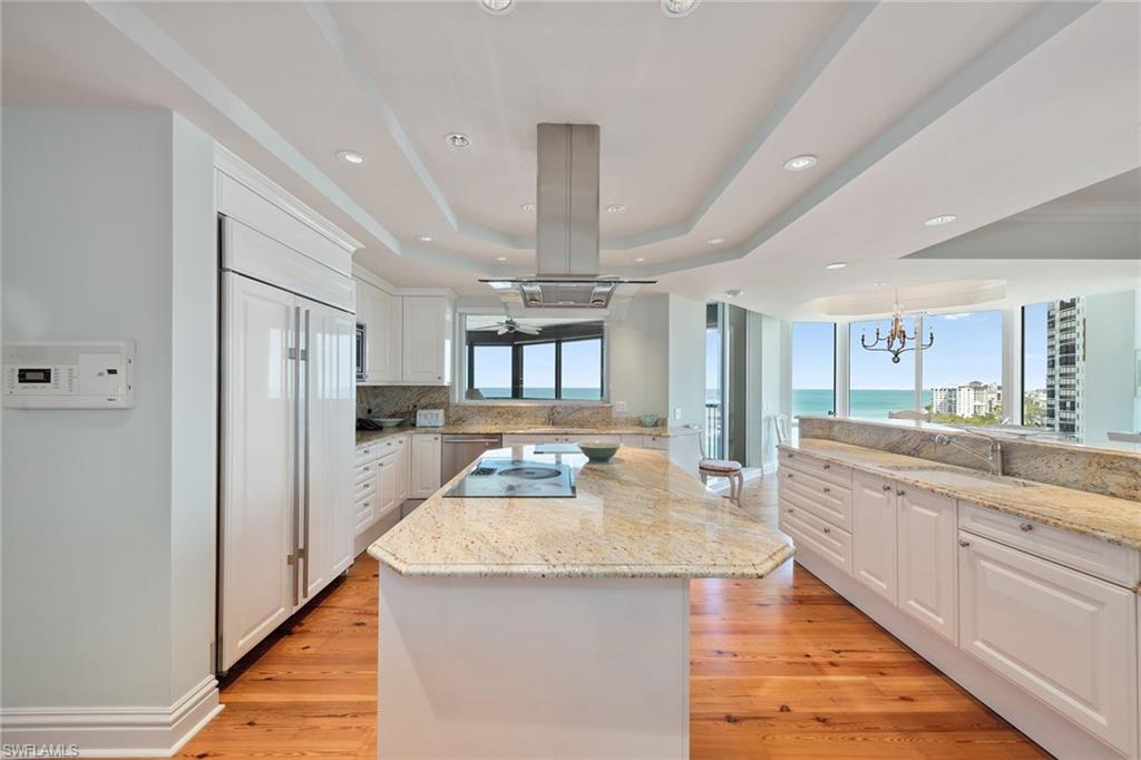 WINDSOR AT BAY COLONY - Residential