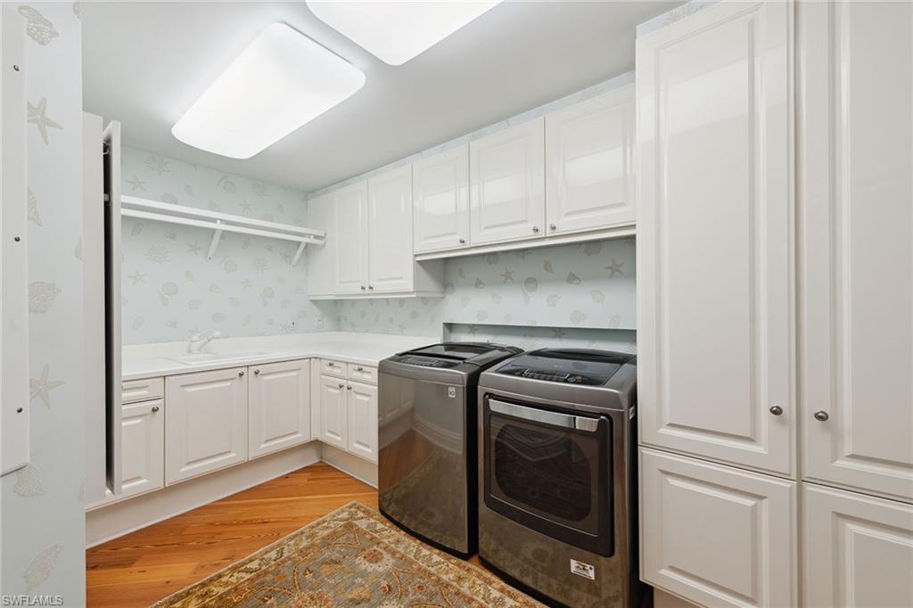 WINDSOR AT BAY COLONY - Residential