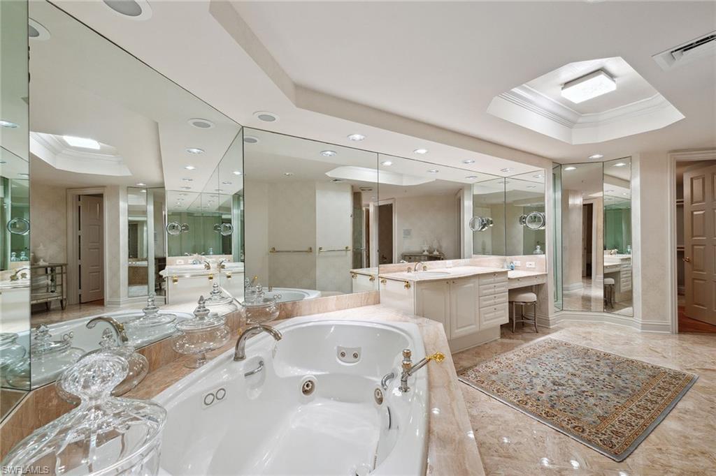 WINDSOR AT BAY COLONY - Residential