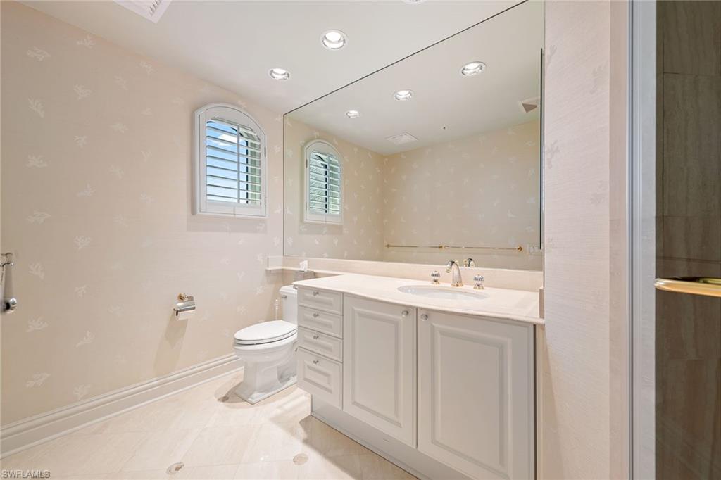 WINDSOR AT BAY COLONY - Residential