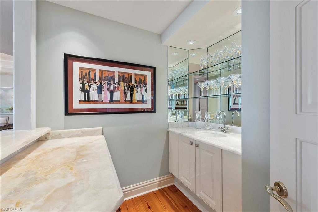 WINDSOR AT BAY COLONY - Residential