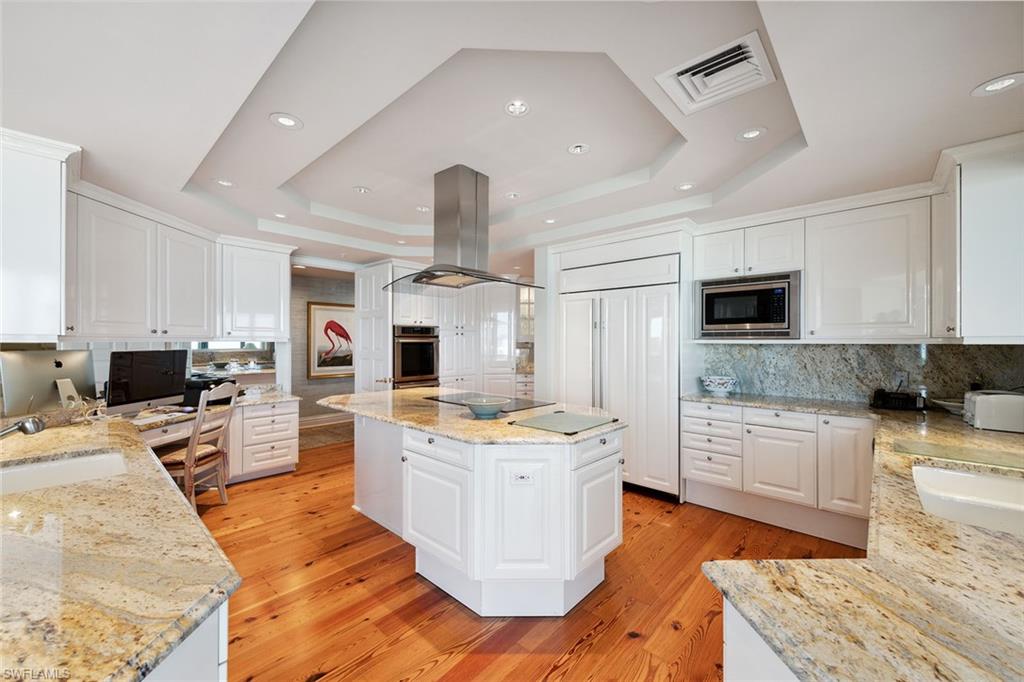 WINDSOR AT BAY COLONY - Residential