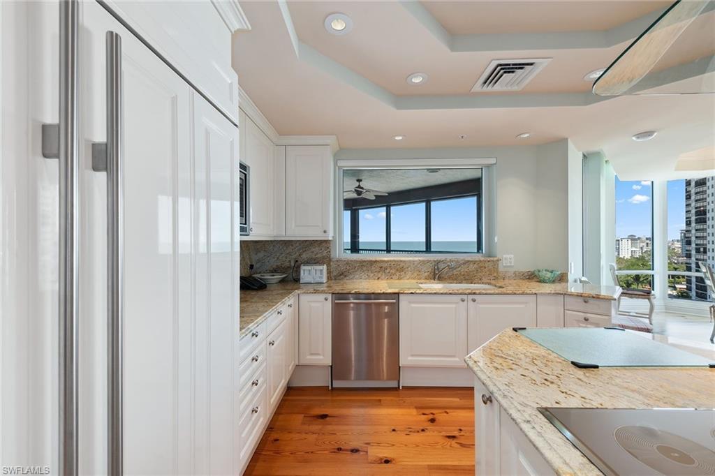 WINDSOR AT BAY COLONY - Residential