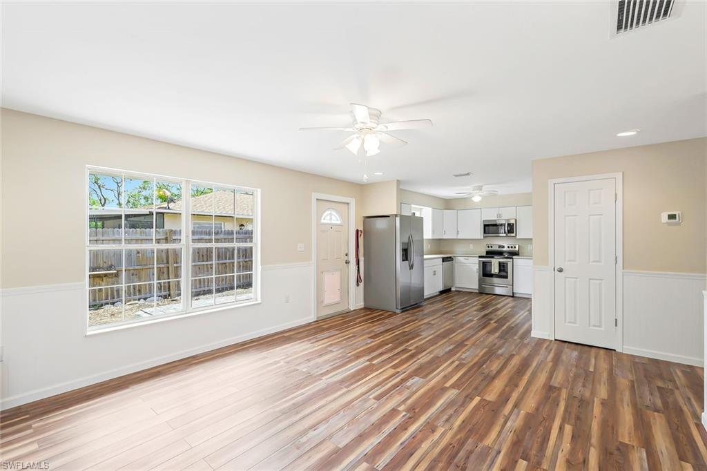 IMPERIAL SHORES - Residential