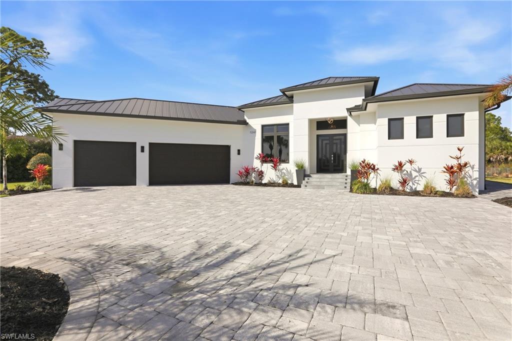 GOLDEN GATE ESTATES - Residential