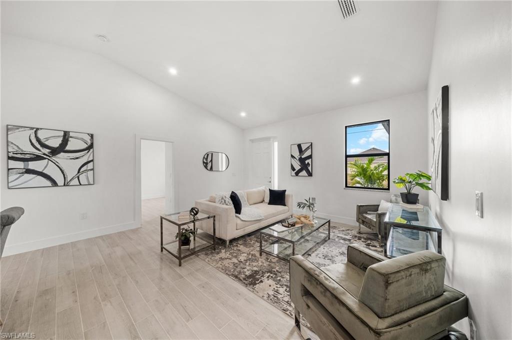 CAPE CORAL - Residential