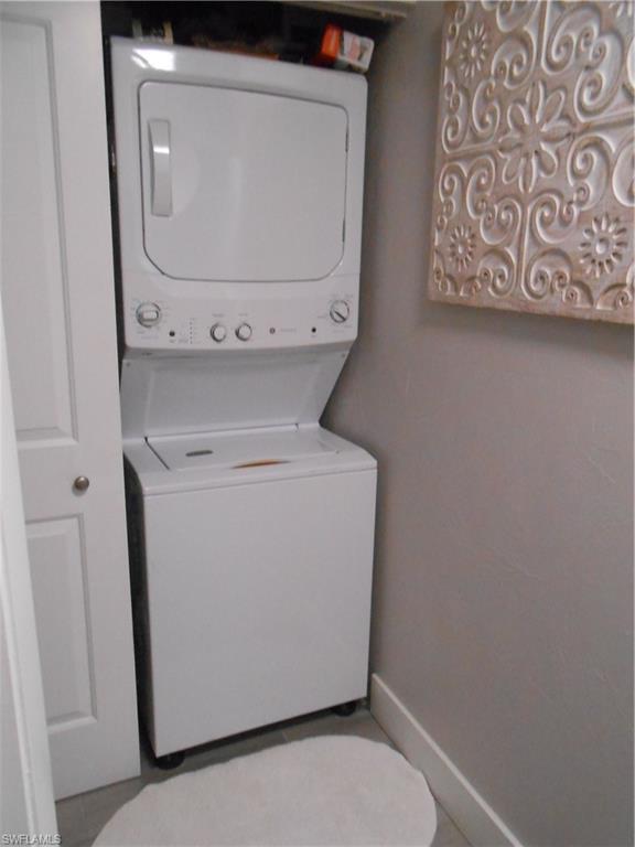 PINEWOOD CONDOMINIUM - Residential Lease