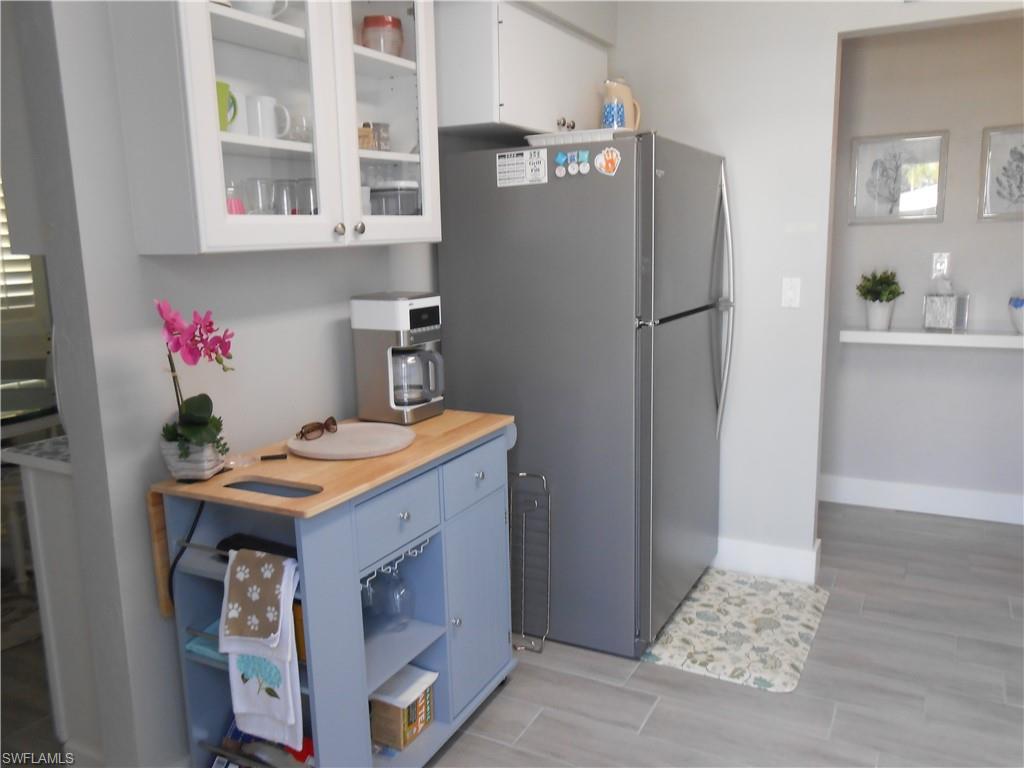 PINEWOOD CONDOMINIUM - Residential Lease