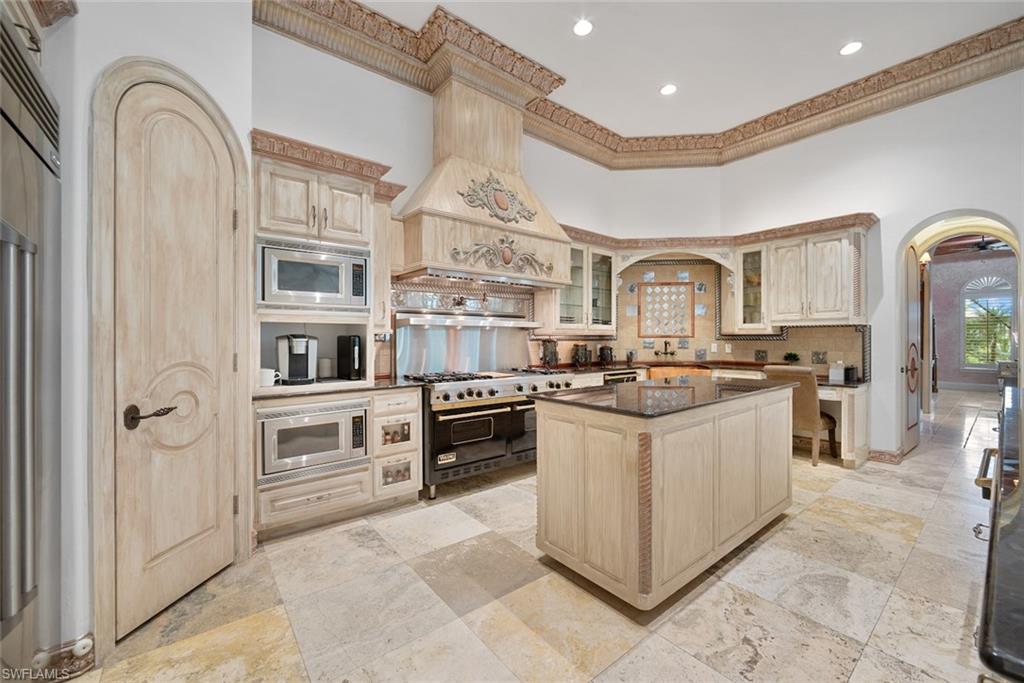 ADMIRAL'S ISLE - Residential