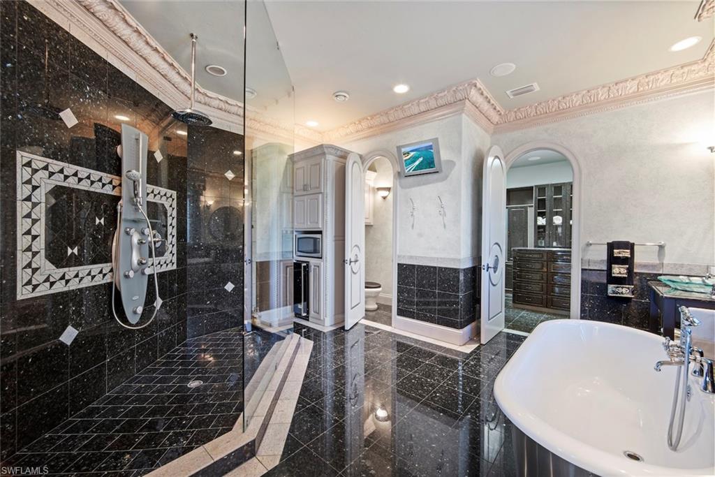 ADMIRAL'S ISLE - Residential