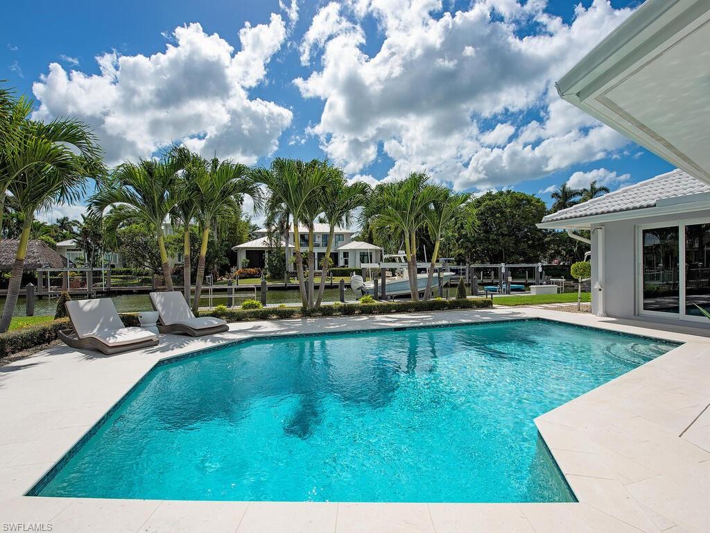 ROYAL HARBOR - Residential