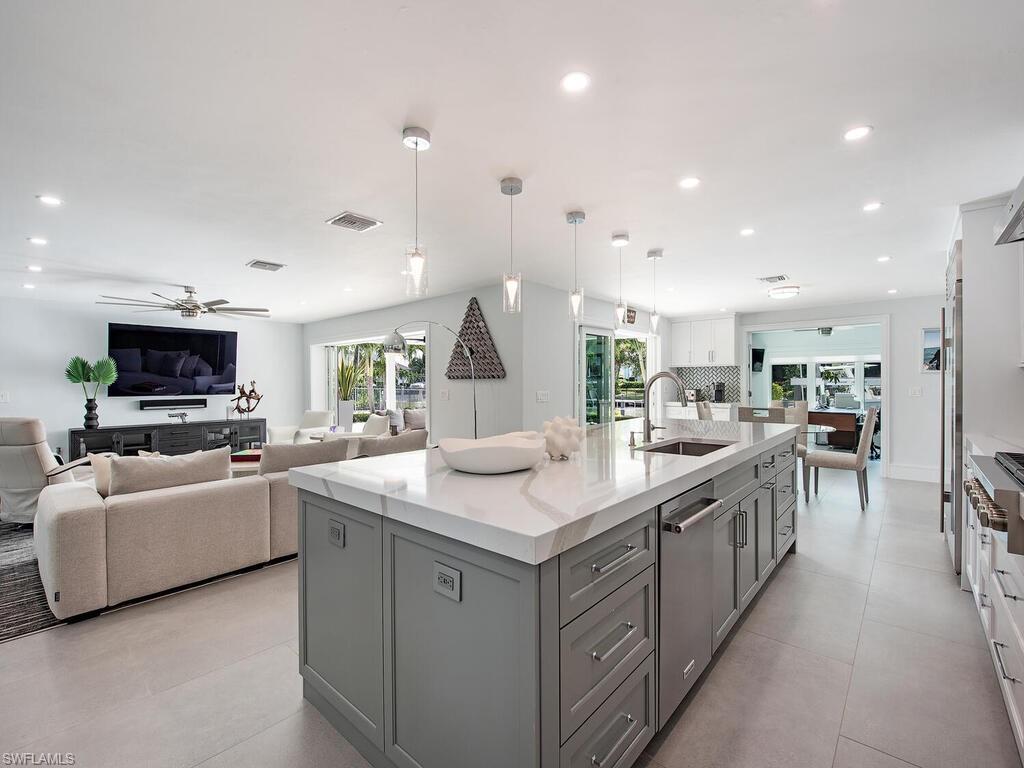 ROYAL HARBOR - Residential