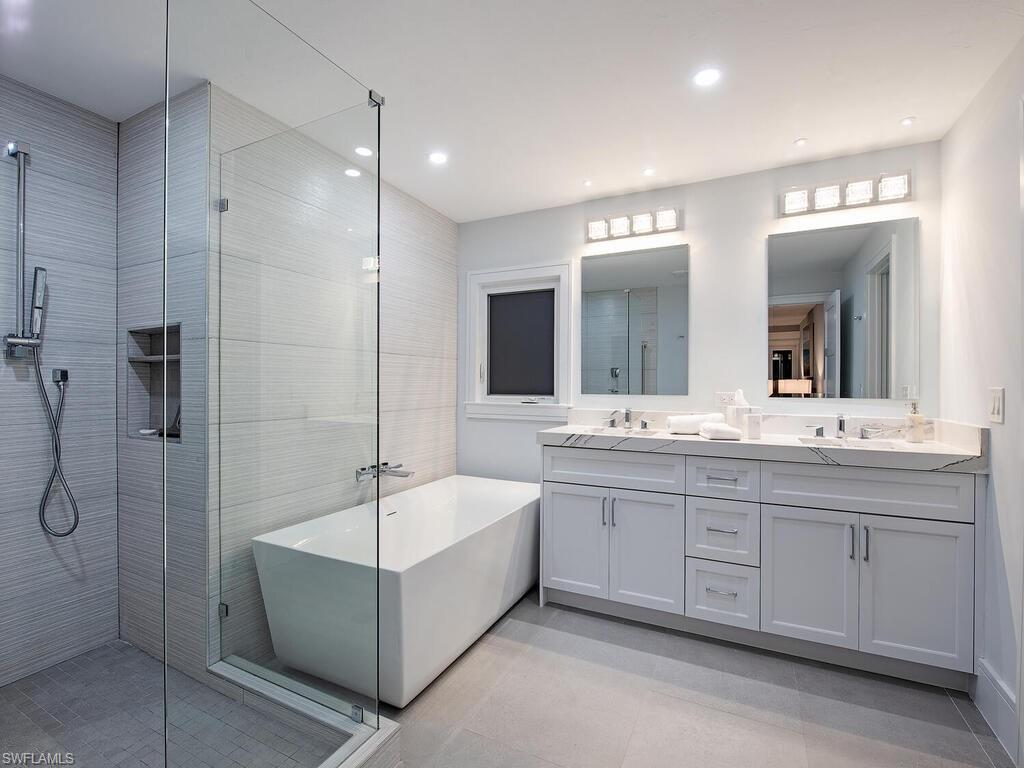 ROYAL HARBOR - Residential