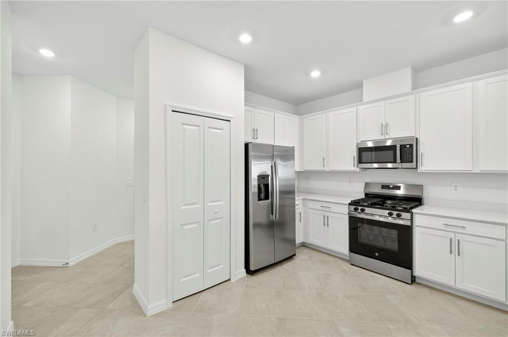 TUCKERS COVE - Residential Lease