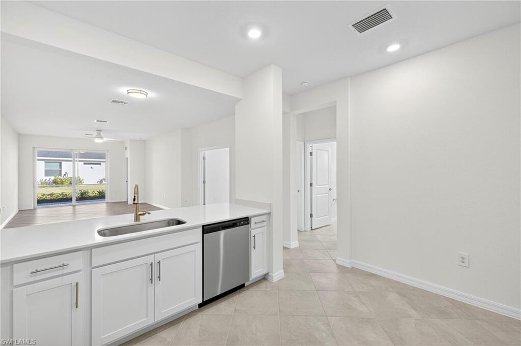 TUCKERS COVE - Residential Lease