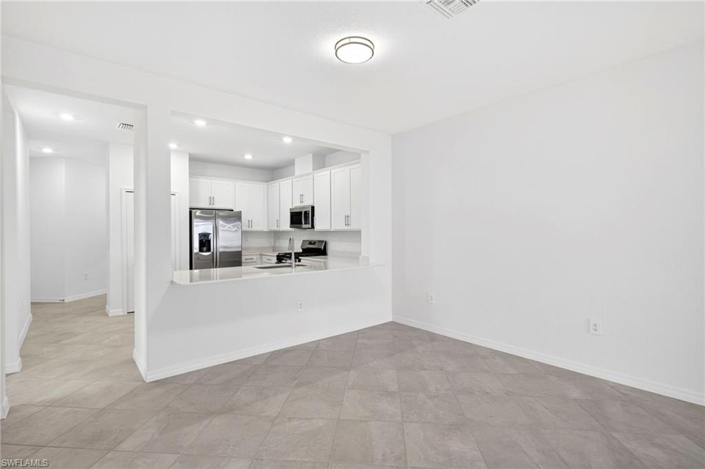 TUCKERS COVE - Residential Lease