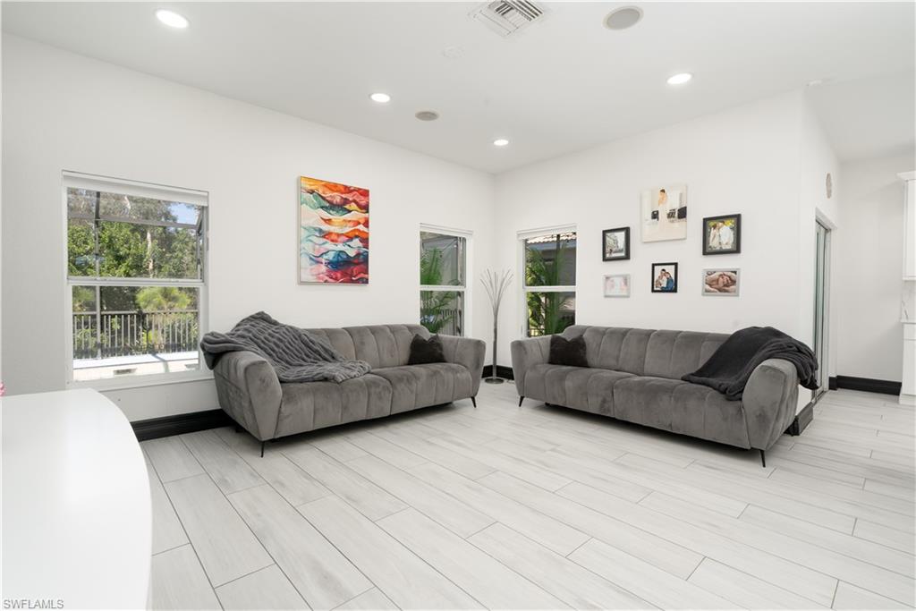 BANYAN BAY - Residential