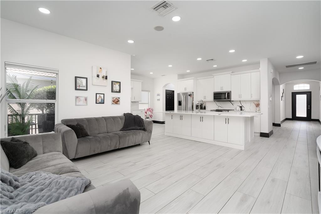 8740 Banyan Bay BLVD