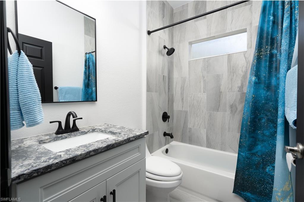 BANYAN BAY - Residential