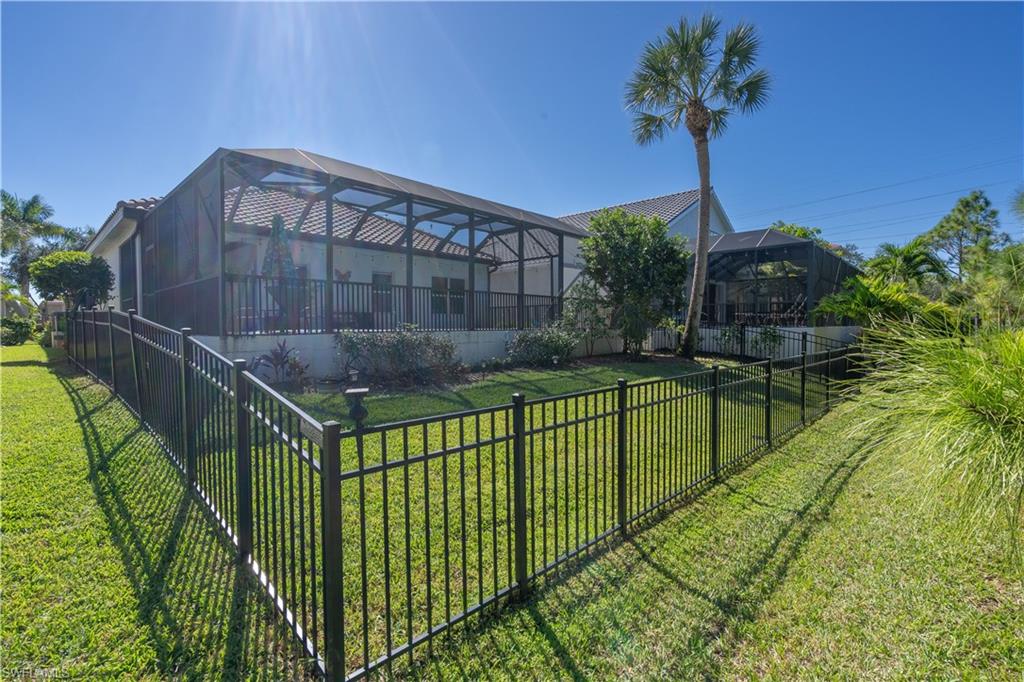 BANYAN BAY - Residential