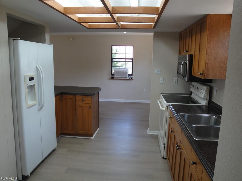 TAMIAMI ESTATES - Residential