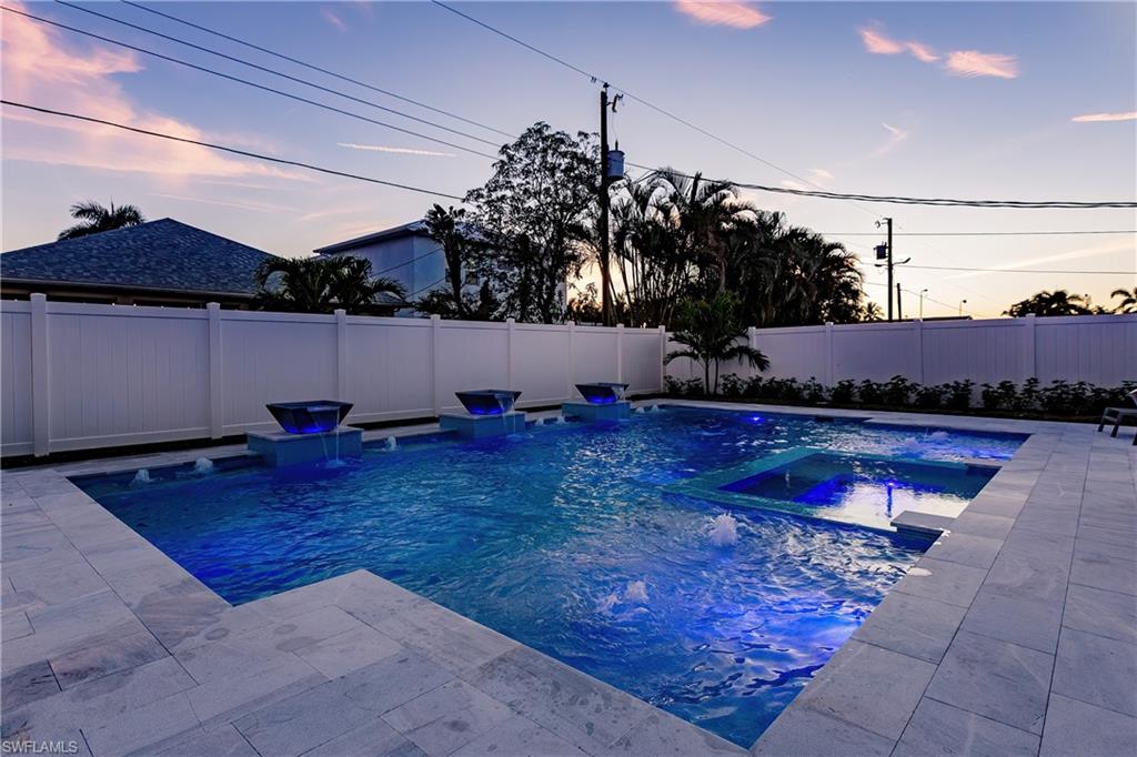 NAPLES PARK - Residential