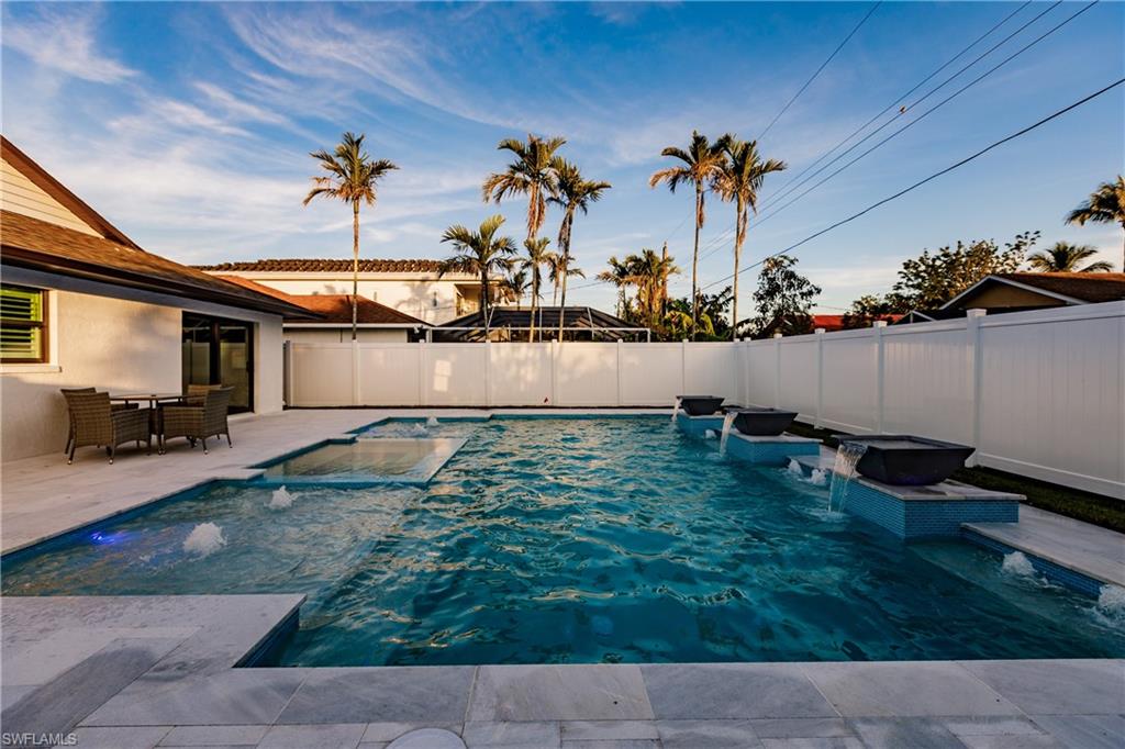 NAPLES PARK - Residential