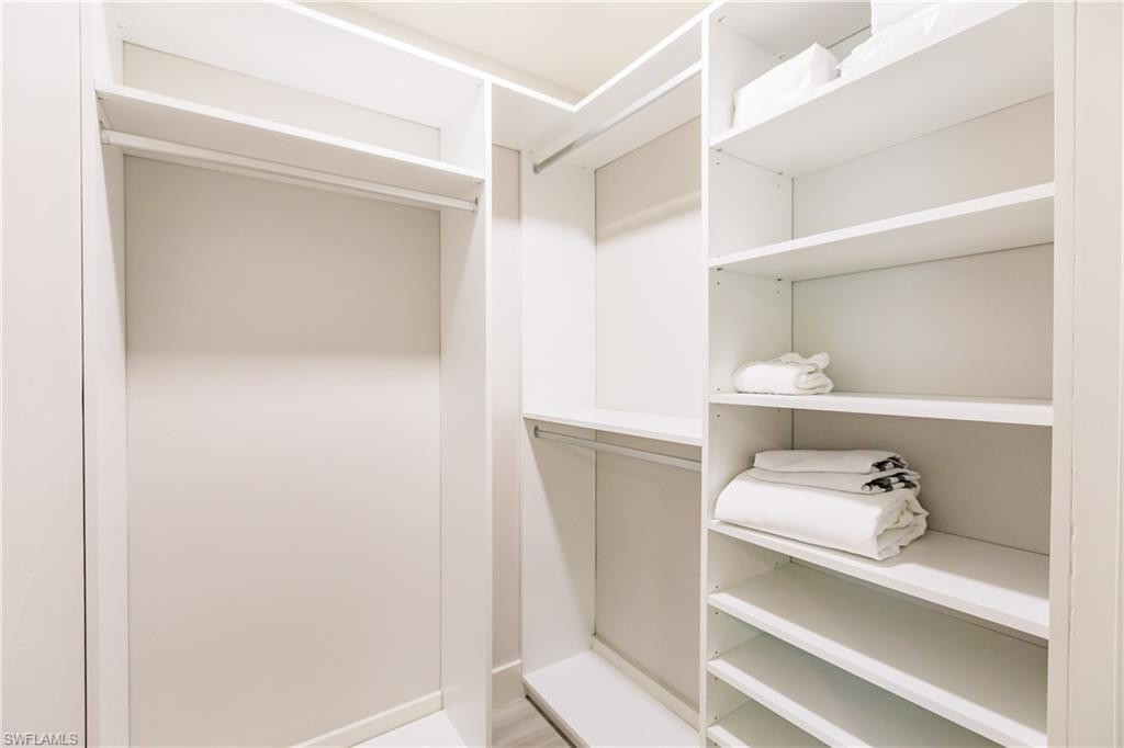 NAPLES PARK - Residential