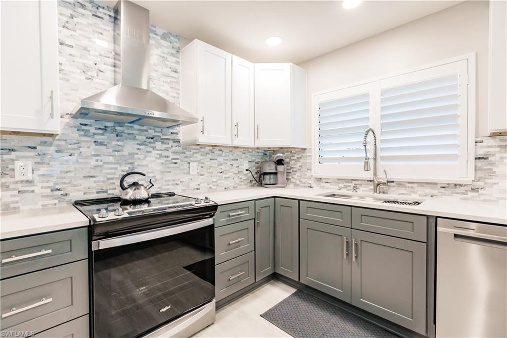 NAPLES PARK - Residential