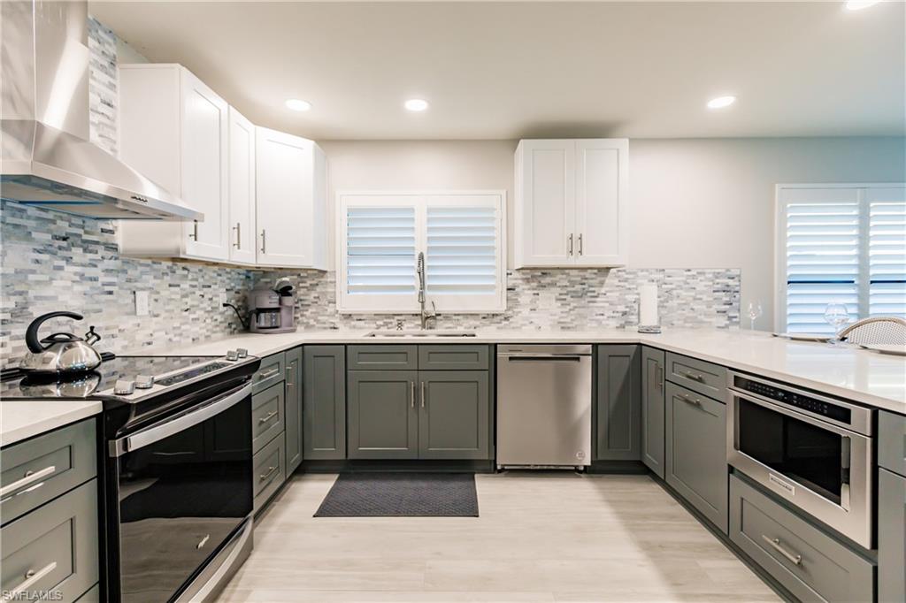 NAPLES PARK - Residential