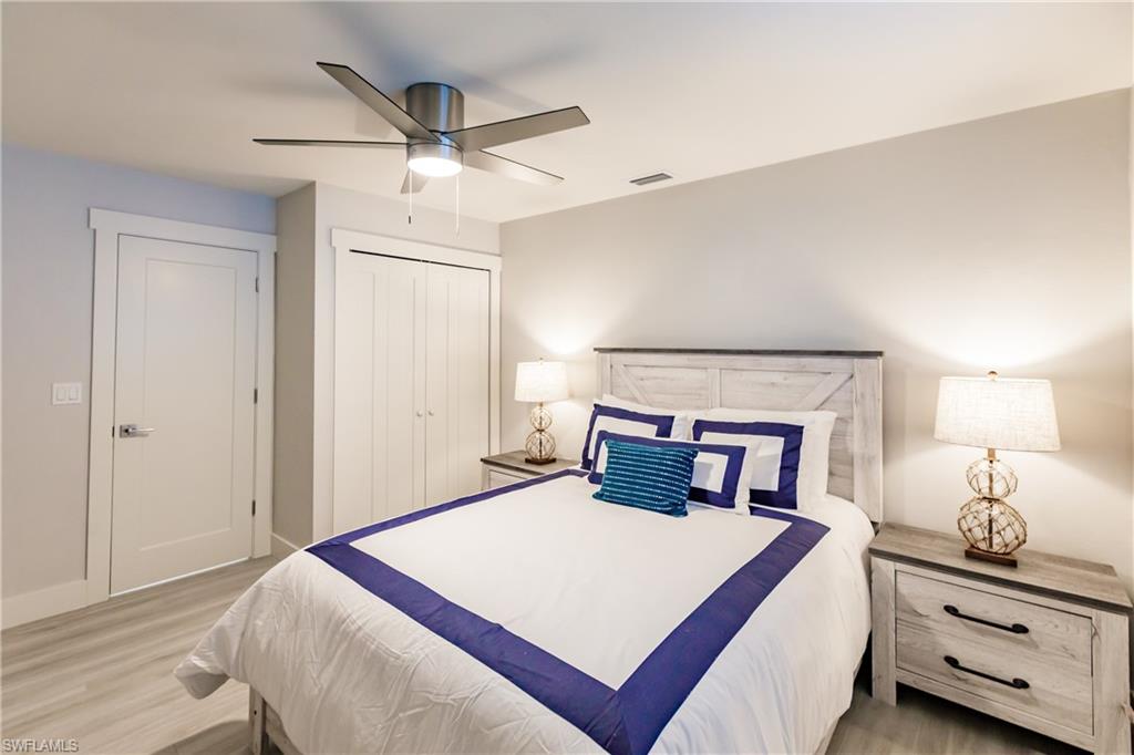 NAPLES PARK - Residential